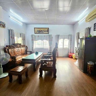 Nhà 3 tầng, phù hợp đầu tư, kinh doanh
