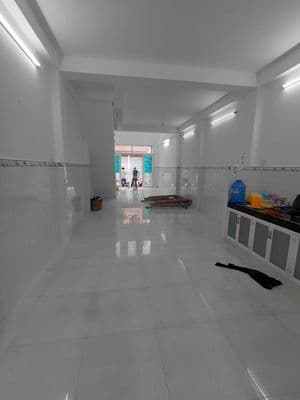 Cho thuê nhà 4 x 18m trệt lầu 2pn gần chợ trường học phạm đăng giảng