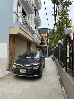 Mình bán nhà mình ô tô đỗ cửa.