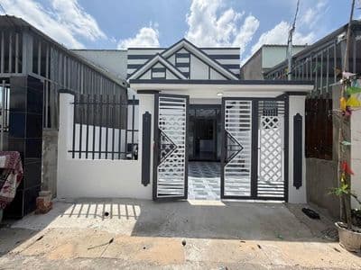 Bán nhà 126m2 mới đẹp ngay Cổng Chào Tây Ninh, SHR, 2PN, Gía chỉ 750tr