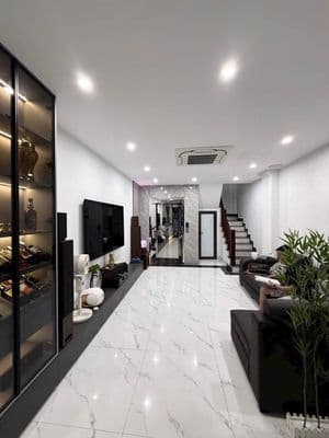 Bán nhà 50m2, 6 tầng thang máy, Việt Hưng, ô tô thông