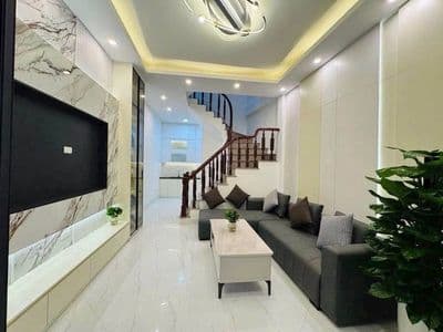 Bán nhà 5 tầng Việt Hưng, full nội thất, ô tô đỗ cổng