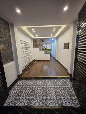 Nhà 3 tầng 32m2 4.x tỷ ô tô đỗ cổng tại Trạm Trôi