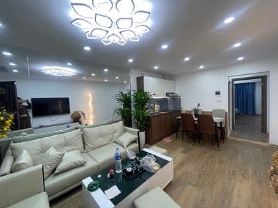 Căn hộ TT tầng 2, 75m², Quỳnh Mai, HBT, ô tô đỗ