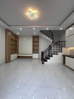 Nhà 4 tầng Hoàng Mai, gần Hồ Linh Đàm, 6 tỷ