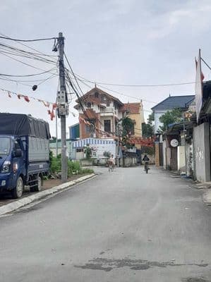 Bán nhà 4 tầng Chúc Sơn, 52.5m2, 4 tỷ hơn
