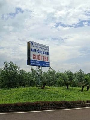 khu bàn cờ chợ Bình Lộc khu công nghiệp sát bên
