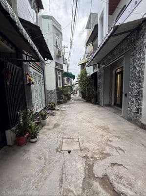 nhà nở hậu 4.5×12.5m đúc 3 tầng hẻm 4m ngay Hồng Bàng Giáp Q11