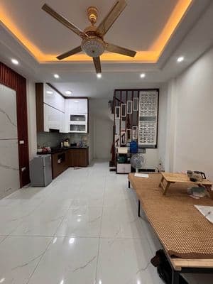 Nhà mới xây 40m2, 5 tầng, 7.7 tỷ, Hai Bà Trưng