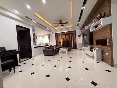 Bán chung cư 130m2 Nguyễn Đức Cảnh, 3PN, lô góc