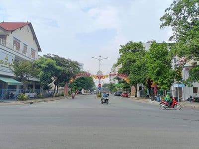 Nhà khu hành chính Dĩ An - 7.5 tỷ