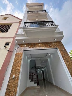 Bán nhà 38m2 Hoài Đức, ô tô vào tận nhà