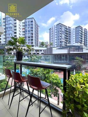 Cho thuê 3pn nội thất dính tường, tầng thấp view hồ bơi tuyệđ đẹp