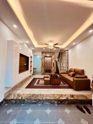 Nhà phố Đội Cấn 6 Tầng, Lô Góc, Gần Phố Chỉ 9.2 Tỷ