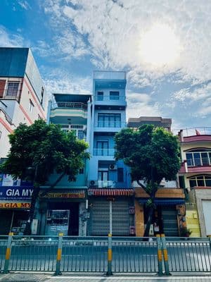 Cho thuê nhà mặt tiền đường luỹ bán bích 4x18m 3l kd tự do