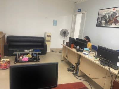 Cho thuê văn phòng ở tầng 4 (tòa nhà 6 tầng) tại 80 Ngụy Như Kon Tum