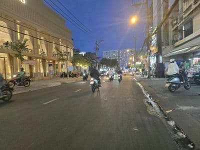 Bán Nhà Mặt Tiền Khu Thạch Lam + Lũy Bán Bích - 3,5 tấm - Giá Hơn 6 tỷ