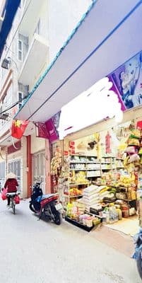 Võ chí công – ô tô vào tận cửa – nhà 5 tầng đang kinh doanh. 15.35 tỷ