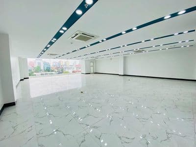Cho thuê sàn văn phòng đẹp 200m2 tại Hoàng Quốc Việt -Phạm Văn Đồng