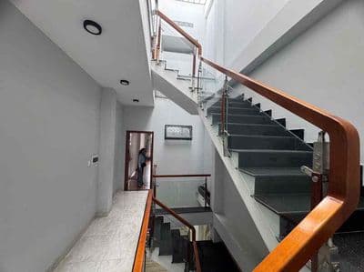 nhà mặt tiền Núi Thành. nội thất cao cấp