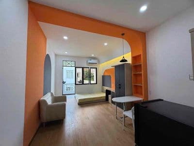 căn hộ 40m2 ban công, khu vực ngay Âu cơ - Ni Sư - Lạc Long Quân.