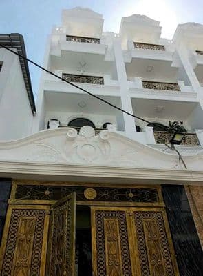 Nhà 1trệt 2 lầu sân thượng 4pn,4wc hẻm xe hơi