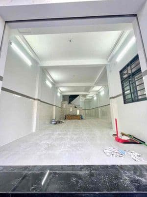 Nhà Mặt Tiền Mới 100% Thuận Tiện KD