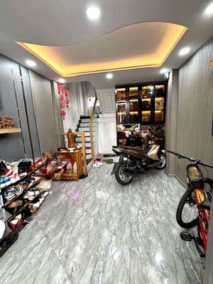 Nhà hxh - dtsd 110m2 - shr - hẻm thông - 5.69 tỷ