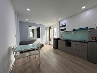 Căn hộ 40m2 ban công full nội thất khu vực Etown Cộng hào - K300.