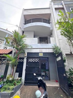 Nhà nguyên căn 3pn- 4wc - phù hợp ở kết hợp kinh doanh k300