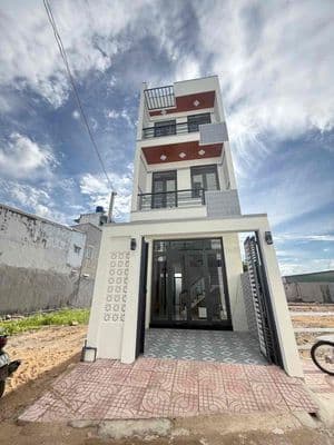 Nhà Mới Xây 4 x 17m Vị Trí Đẹp Ngay Ngã Ba Tân Kim Đường QL50 Vào 20m