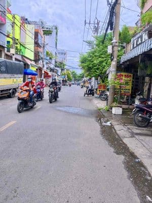 Ngay Gò Xoài, Lê Văn Quới, Ngang 4 Dài 16.5m, 3 Tầng 4PN hẻm Xe Hơi