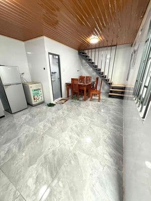 Cho thuê nhà nguyên căn 2pn đường triệu việt vương giá 6 triệu/tháng