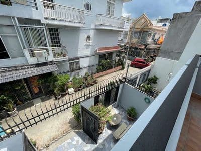 120m2- 7tỷ2- nhà 3 tầng hẻm xe hơi thông sát quận 7- 4pn- 3pn