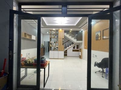 C.Chủ Bán nhà 96m2, 4PN, 1 trệt 1 lầu có sổ, Long Trạch, Cần Đước