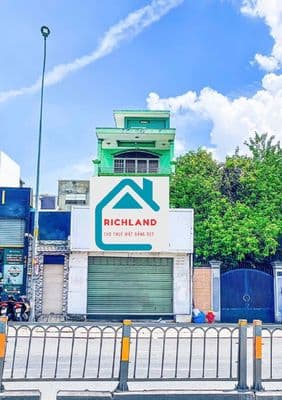 Cho thuê nhà MT Phan Văn Trị SÁT Emart. 7x27m, 1 trệt 2 lầu