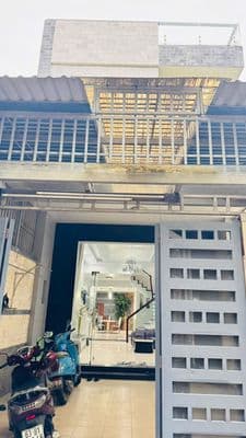Chính chủ nhà đầy đủ nội thất gần vòng xoay phú hữu quận 9 đậu oto