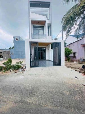 Bán Nhà 3 tầng mới 100% Nhánh Nguyễn Bình sau lưng Đại Học Bình Dương