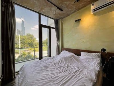 Căn hộ studio rộng thoáng nằm ngay dưới chân cầu sài gòn