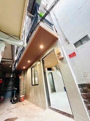 Cho thuê nguyên căn nhà mới tạ quang bửu p3q8 : 7,5tr