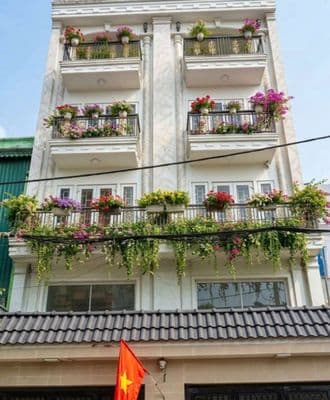 nhà mới đẹp 9p cho làm Chdv