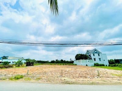 Mặt tiền đường nhựa 318m2 chỉ 1 tỷ 105 triệu tại củ chi