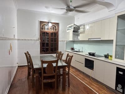 Nhà đẹp Hoàng Hoa Thám 4 tầng, full nội thất – chỉ 15 triệu/tháng