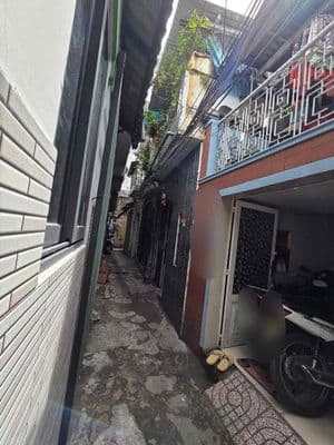 Nhà Quận 8 sát mặt tiền, Giá 2 tỷ 300 triệu