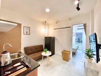Căn Hộ 1 Phòng Ngủ, Tách bếp - Bancony thoáng mát, Full nội thất