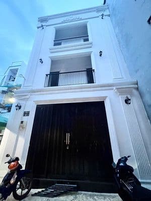 Hẻm xe hơi giáp q.10, 6,4x12m ( 64m2 ) tiện ở gđình, 4 tầng mới 7,6 tỷ
