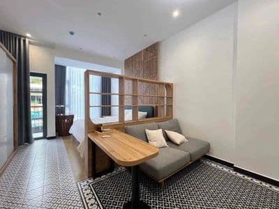 Căn Hộ Ban công Tách bếp ngay Chợ Hoàng Hoa Thám - Cộng Hoà - Khu K300