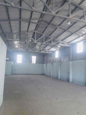 Kho mới keng #330m gần ngã tư hoc mon