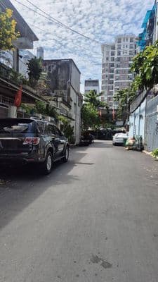 Nhà Hẻm Thông Xe Hơi Thoại Ngọc Hầu DT: 4X14m2 2 Tầng 3PN Giá 5.5 Tỷ