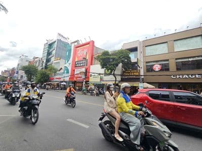 MT Phan Xích Long Ngang 8mx20 3 Tầng Thang Máy kế Corp Mart